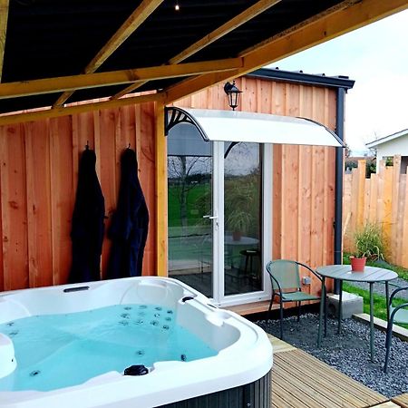 Chalet Cosy Avec Option Jacuzzi Saint-Genes-de-Fronsac Zewnętrze zdjęcie