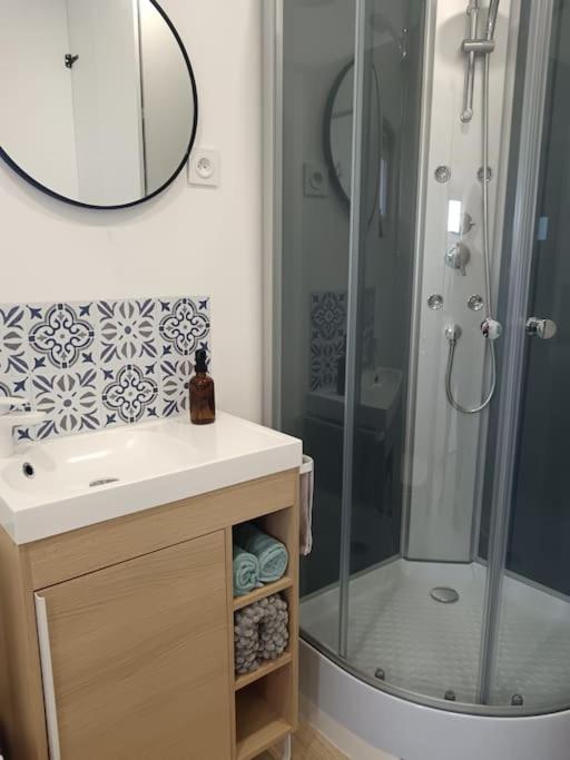 Chalet Cosy Avec Option Jacuzzi Saint-Genes-de-Fronsac Zewnętrze zdjęcie